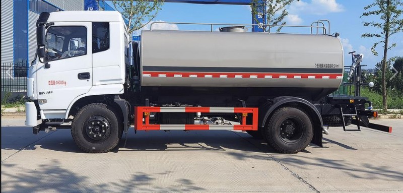 Dongfeng K6 sprinkler truck-wheelbase 3950-12 square mist gun 30 meters