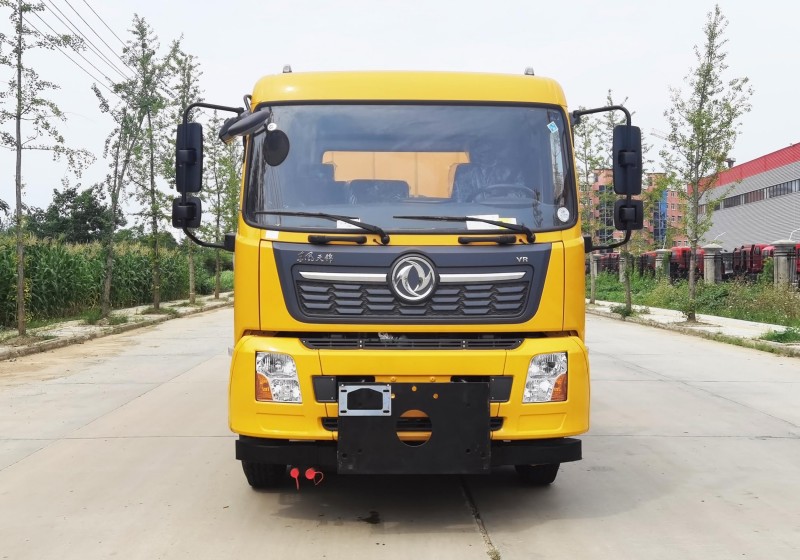 Dongfeng Tianjin Snow Removal Vehicle - Salt Storage 8 square metres