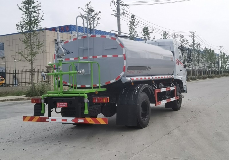 Dongfeng D3 sprinkler truck-Wheelbase 3950-Volume 12 square meters