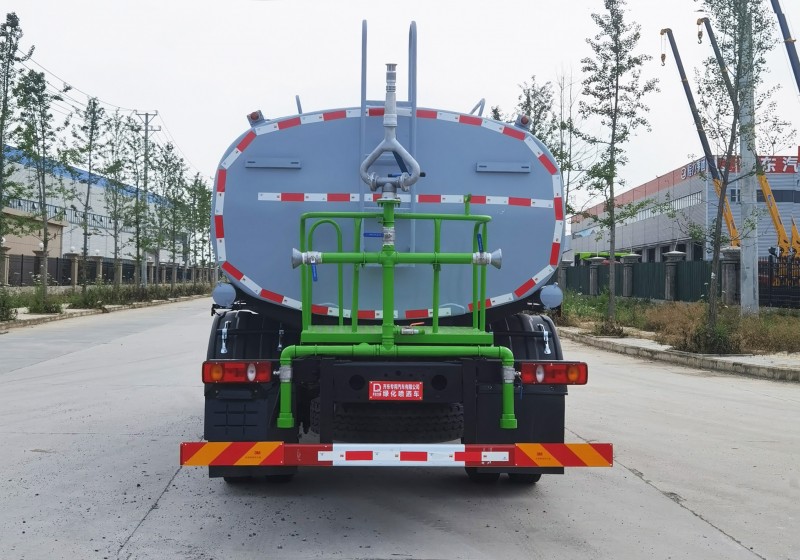 Dongfeng D3 sprinkler truck-Wheelbase 3950-Volume 12 square meters