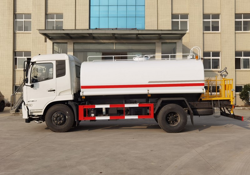 Dongfeng Tianjin sprinkler truck-wheelbase 3950-volume 12 square meters