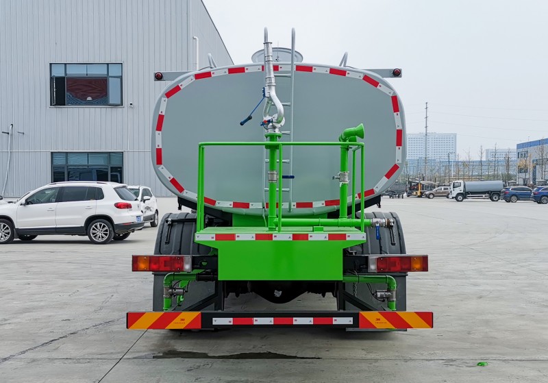 Dongfeng Tianjin Sprinkler-Natural gas LNG-wheelbase 4500-12 square meters