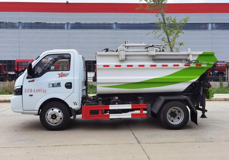 Dongfeng Touyi Non-spill Garbage Truck - Wheelbase 2800