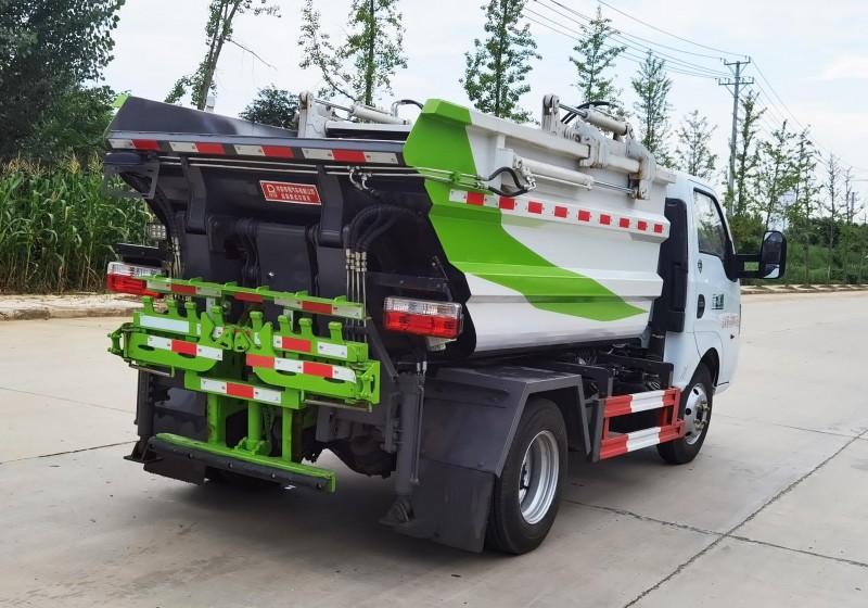 Dongfeng Touyi Non-spill Garbage Truck - Wheelbase 2800