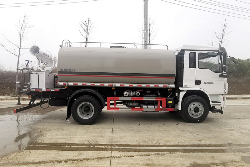 Shanqi Delong sprinkler truck-wheelbase 4000-volume 12 m2