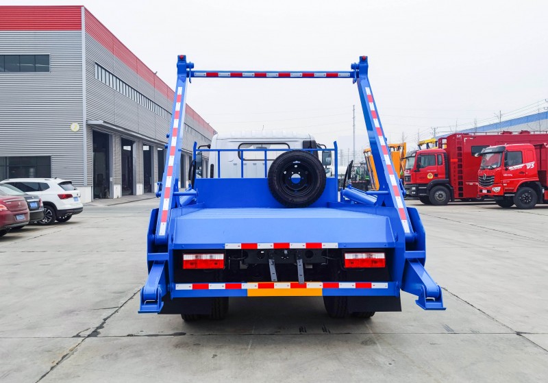 Dongfeng D7 Swing Arm Refuse Collection Vehicle-Wheelbase 3800