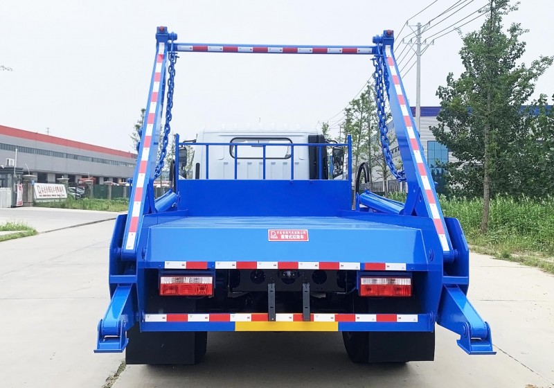 Dongfeng D7 Swing-arm Refuse Collection Vehicle-Wheelbase 3800